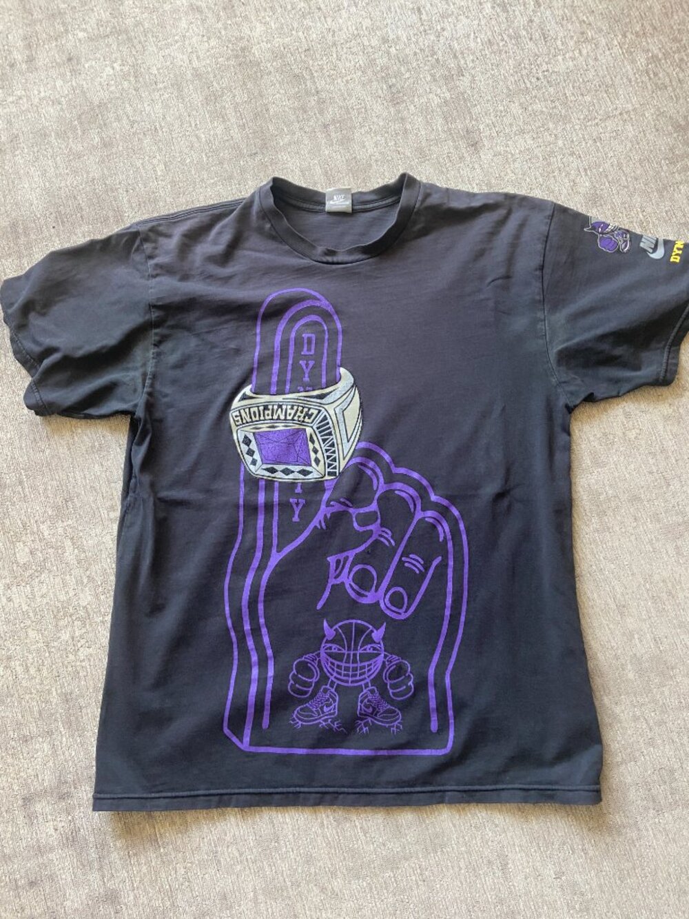 Vintage Nike Dunk High Dynasty Champions Edition T-Shirt 90's